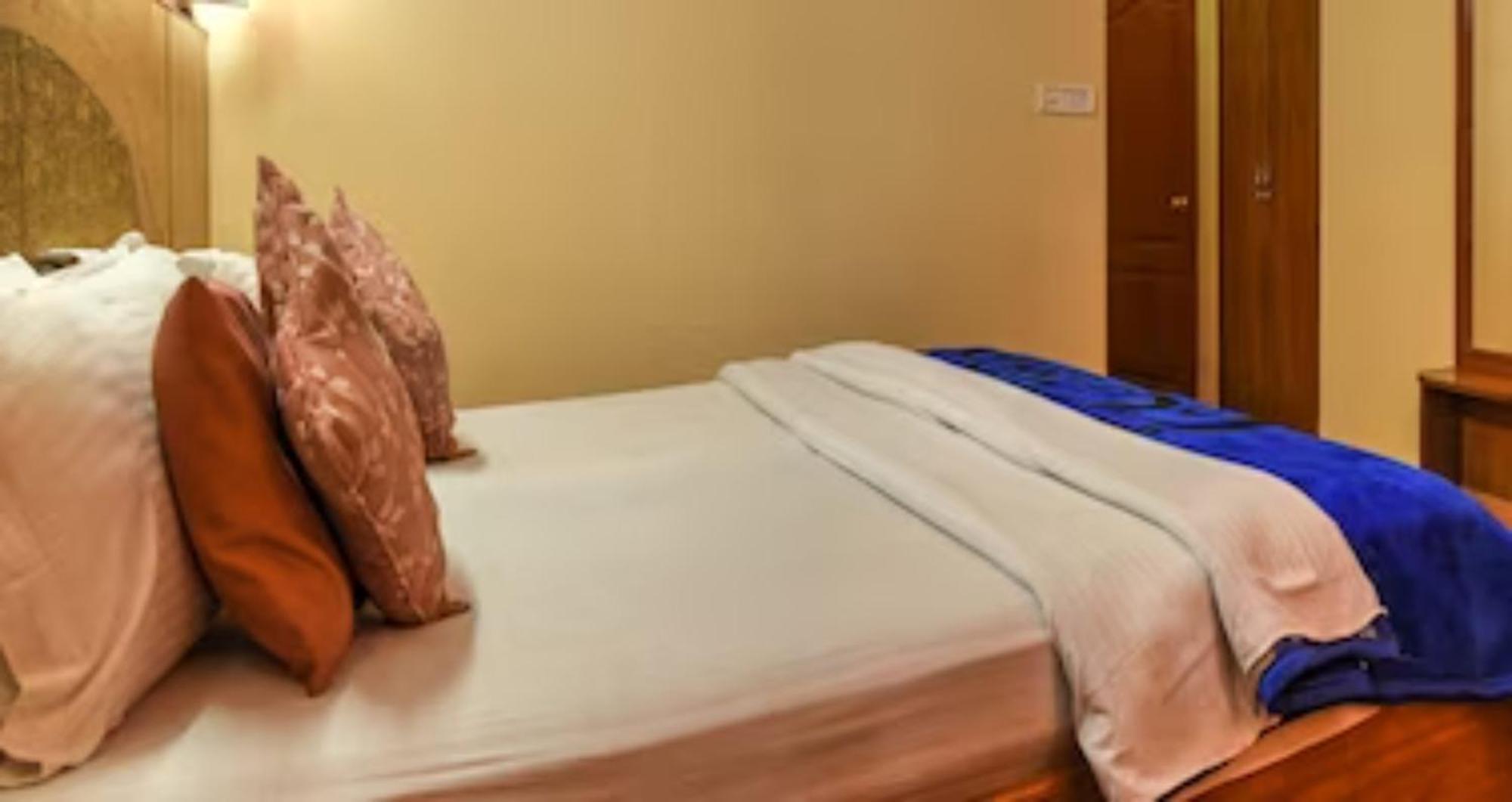 Hotel King Palace - Nature-Valley-Luxury-Room - Prime Location With Parking Facilities شيملا المظهر الخارجي الصورة