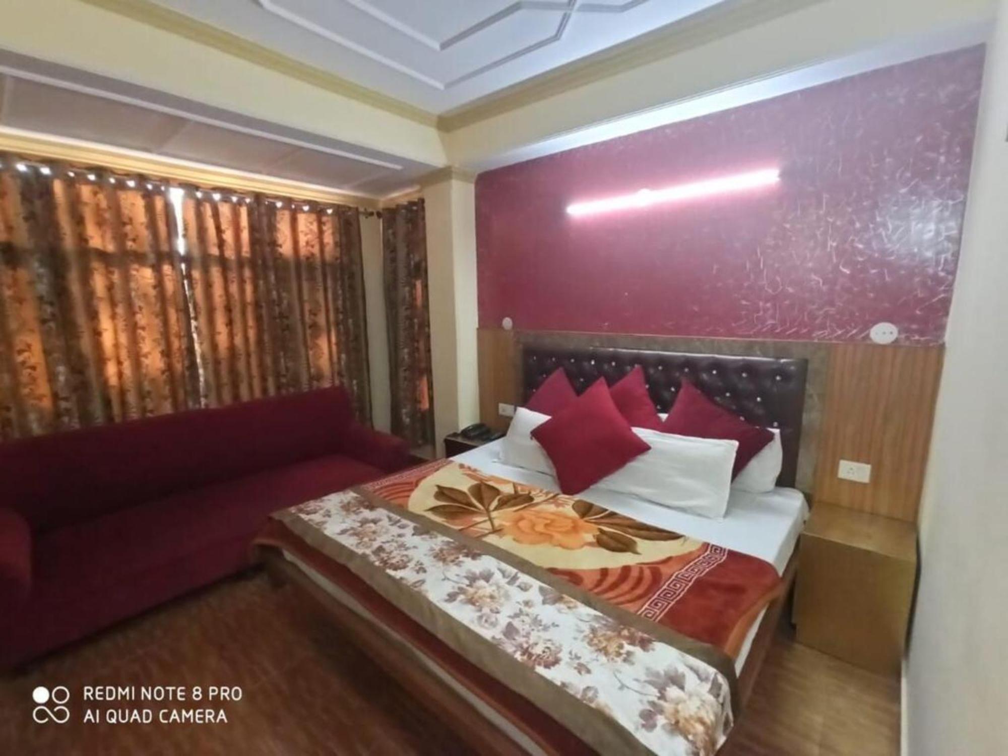 Hotel King Palace - Nature-Valley-Luxury-Room - Prime Location With Parking Facilities شيملا المظهر الخارجي الصورة